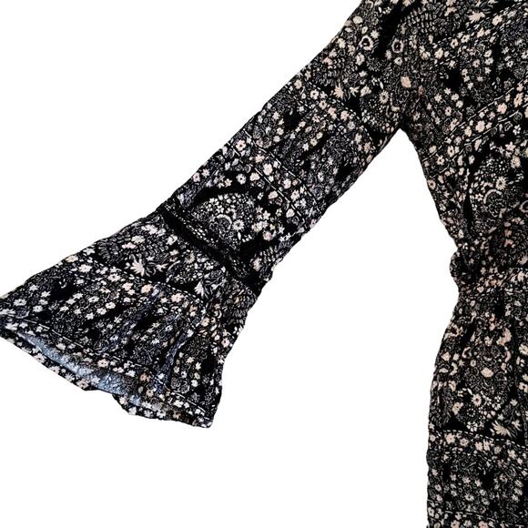 AEO deep V-neck Boho Floral Long Sleeve Romper - Picture 5 of 9